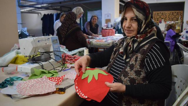 Malatya’da mefruşat kursuna giden kadınlar ev ekonomisine katkı sunuyor
