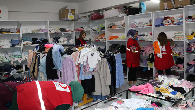 “Kızılay Butik” bayramda da çocukların yüzlerini güldürdü