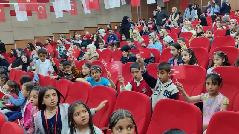 Ağrı’da ilk defa sinemaya giden çocuklar unutulmaz bir 23 Nisan yaşadı