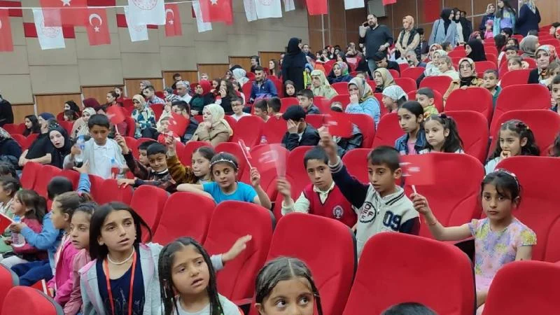 Ağrı’da ilk defa sinemaya giden çocuklar unutulmaz bir 23 Nisan yaşadı