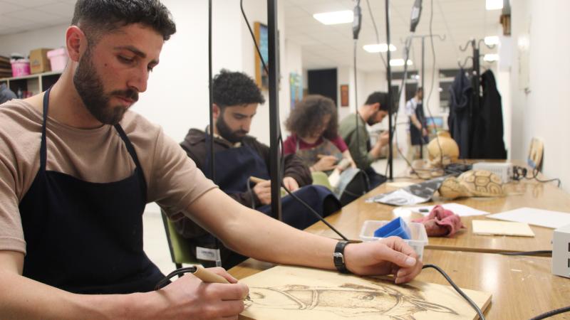 Bingöl’de ahşap kursu gençler için terapi oldu