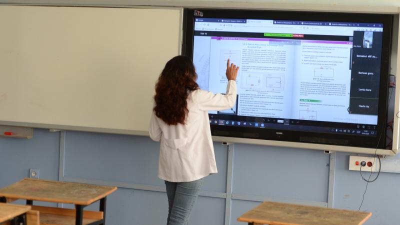 Deprem nedeniyle görev yerini değiştiren öğretmenlere geri dönüş hakkı