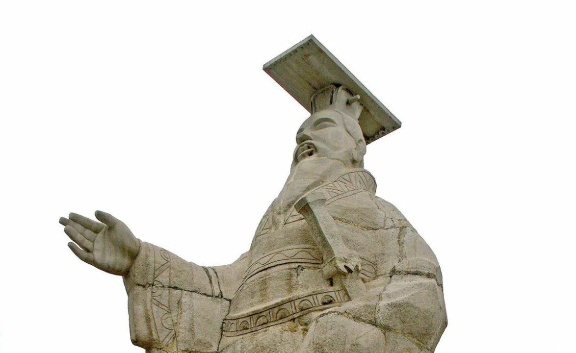 Çin’in ilk imparatorunun türbesinin yakınında bulunan nadir bir koyun arabası ve eski savaş arabaları