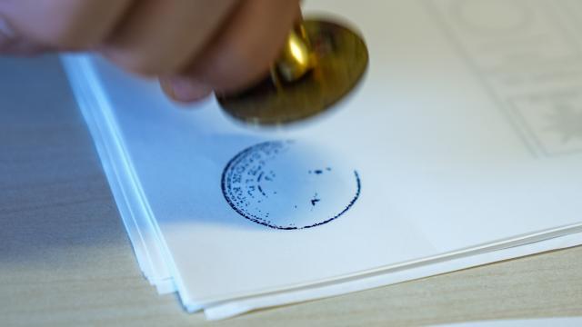 Oyların eşit çıktığı sandıkta muhtar kura ile belirlendi