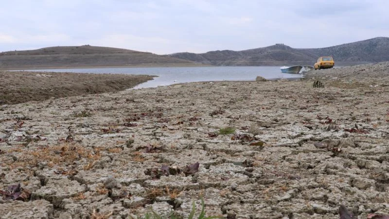 Yurdun birçok bölgesinde sağanak etkili olurken Çorum’da yağmur duası edildi