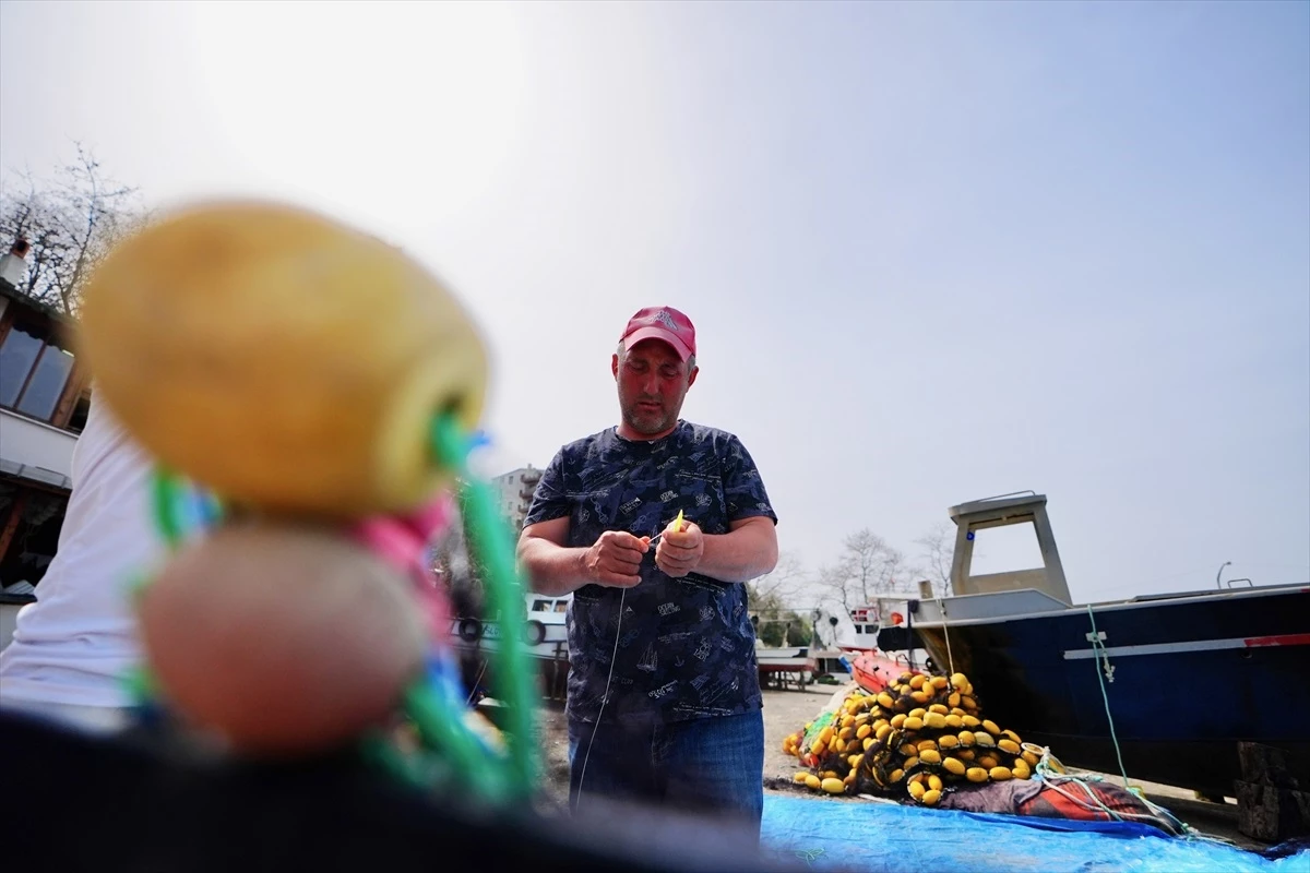 Düzce’de Balıkçılar, Av Azlığı Nedeniyle Sezonu Kapattı