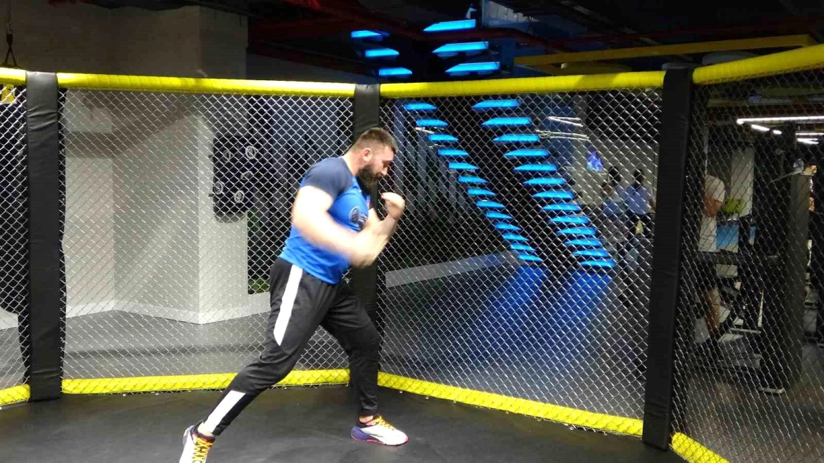 Muhammed Dursun, Dubai’de yapacağı maça hazırlanıyor