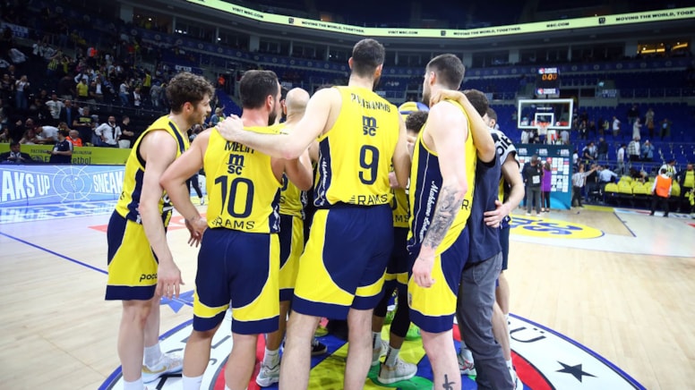 Fenerbahçe Beko saha avantajını eline geçirdi