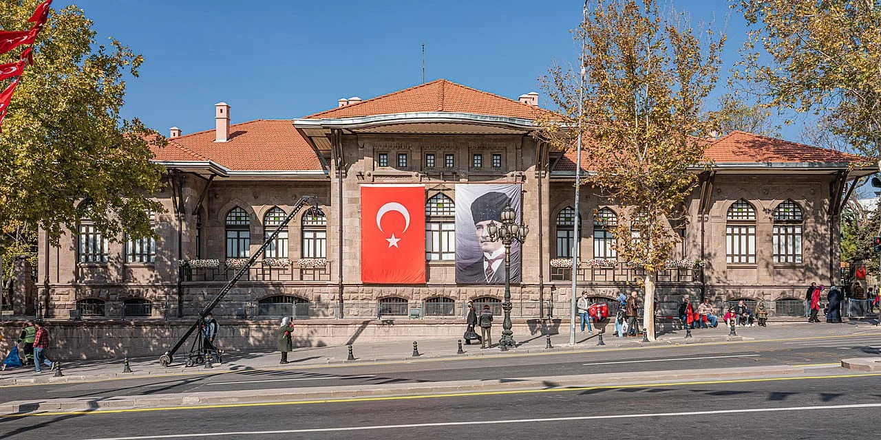 Türk Devlet Geleneğinde Devamlılık ve Türkiye Büyük Millet Meclisinin Açılması