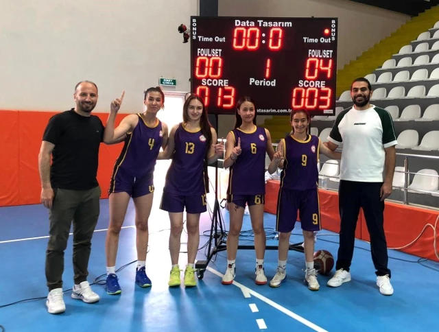 Basketbol Okul Sporlarında Erzincan’ın kızları Rize’de şampiyon oldu