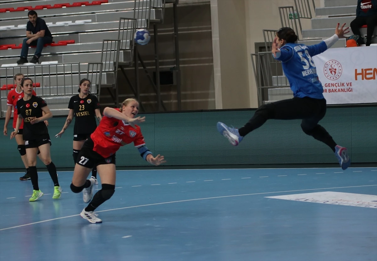 Konyaaltı Belediyespor, deplasmanda Kastamonu Belediyespor’u 40-38 yendi