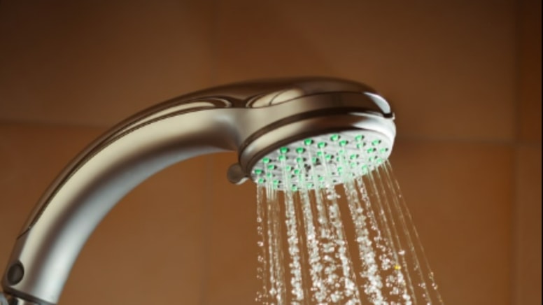 Sıcak duşun zararları saymakla bitmiyor