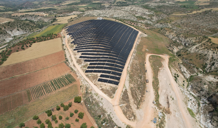 Adıyaman’ın güneş tarlaları enerji üretiyor