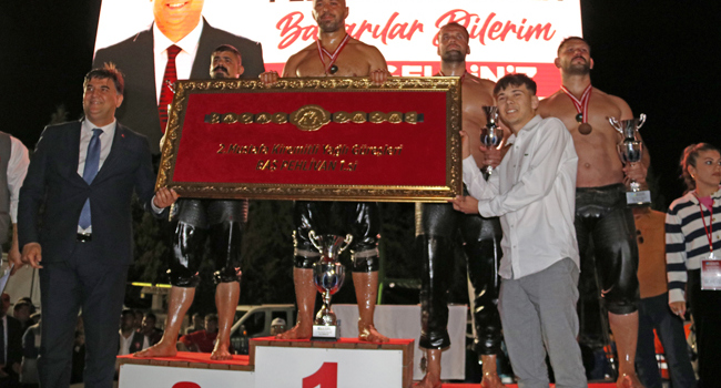 Fethiye’de başpehlivan Ali Gürbüz