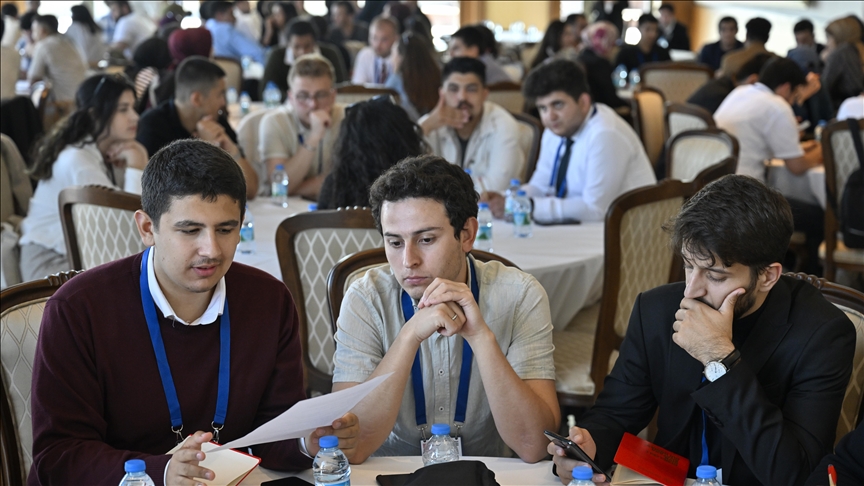 Demokrasi ve Özgürlükler Adası’nda “Gençlerle Sivil Anayasa Buluşması” düzenlendi