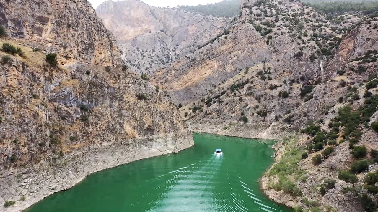 Ege’nin saklı güzelliği: Arapapıştı Kanyonu