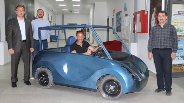 Ağrı’da öğretmenler atık malzemelerden elektrikli araç üretti