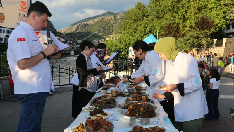 Amasya’da baklalı dolma yarışması yapıldı