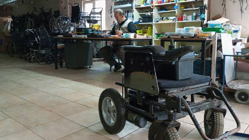 Zonguldak’ta engellilerin akülü araçları ve tekerlekli sandalyeleri ücretsiz onarılıyor