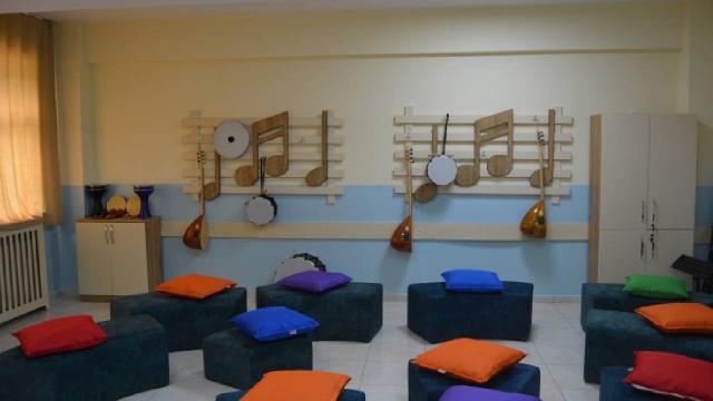 Şemdinli’de müzik atölyesi açıldı