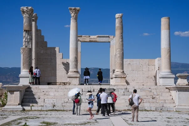 Laodikya’da 5 bin üzerinde tarihi eser gün yüzüne çıkarıldı