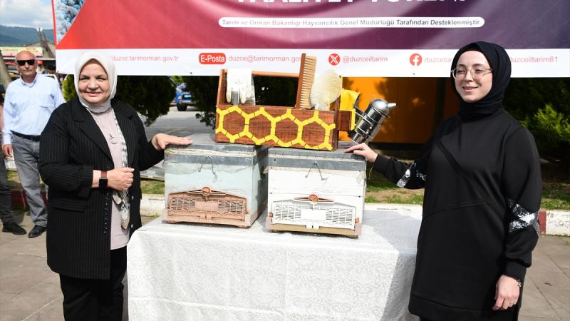 Düzce’de 30 arıcıya ana arı ve arı kolonisi desteğinde bulunuldu