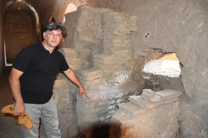 Metropolis Antik Kenti’ndeki hamamın ‘kazan dairesi’ gün yüzüne çıkarıldı