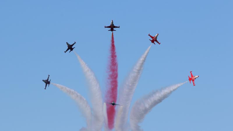 Türk Yıldızları, SOLOTÜRK ve HÜRJET Samsun’da gösteri uçuşu yaptı