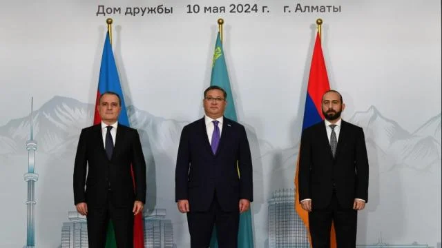 Azerbaycan ve Ermenistan bakanları barış anlaşması için Kazakistan’da görüştü