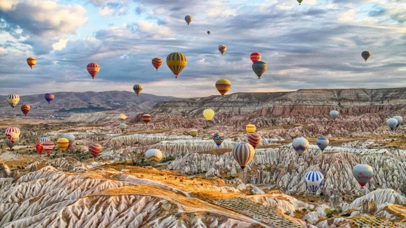 Türkiye sıcak hava balonunda zirvede: 5 milyon 863 bin 176 kişi uçtu