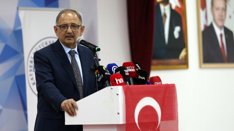 Bakan Özhaseki: Deprem bölgesinde sene sonuna kadar teslim edeceğimiz konut sayısı 200 bin civarında