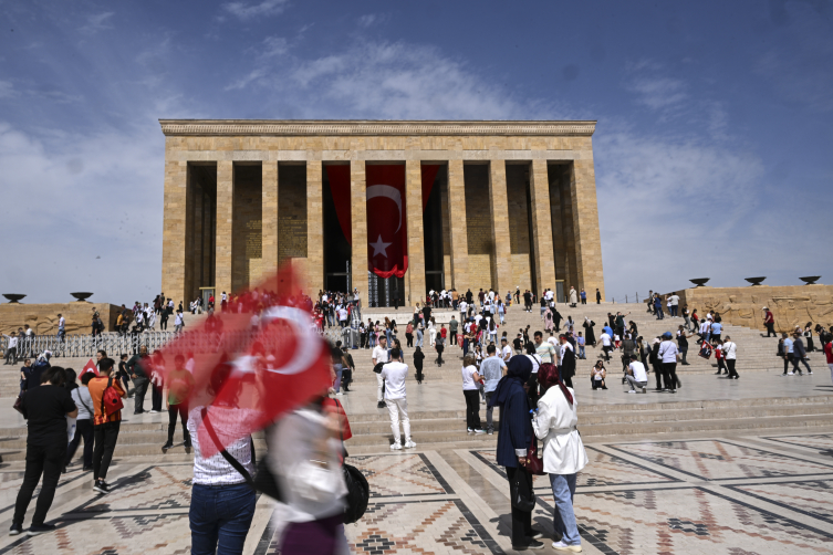 Anıtkabir 19 Mayıs’ta 220 bini aşkın ziyaretçiyi ağırladı