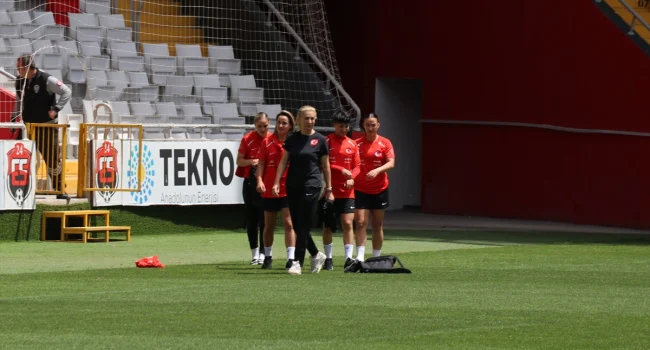 “Kadın futbolunun gelişmesi için hayallerimiz var”