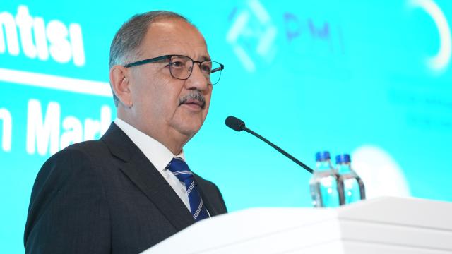 Bakan Özhaseki: Deprem bölgesinde 1240 şantiyede 110 bin kişi çalışıyor
