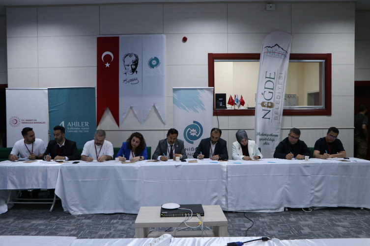 Niğde’de “HackNiğde Geleceğin Çözümleri Hackathonu” yarışması