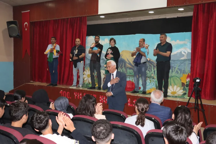 Nahçıvan Devlet Tiyatrosu, Iğdır’ın unutulmuş masallarını sahneledi