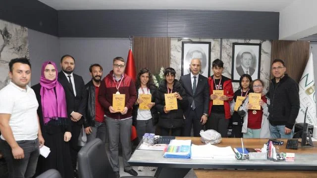 Niğde’de atık pil toplayan öğrencilere ödül verildi