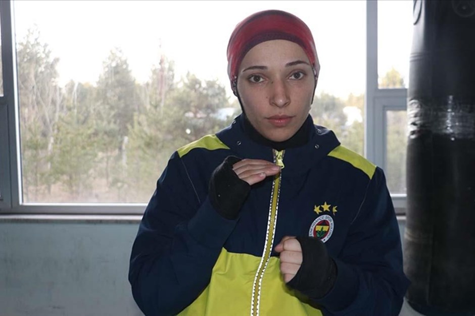 Fenerbahçe’nin milli boksörü yılan ısırması sonucu yoğun bakımda