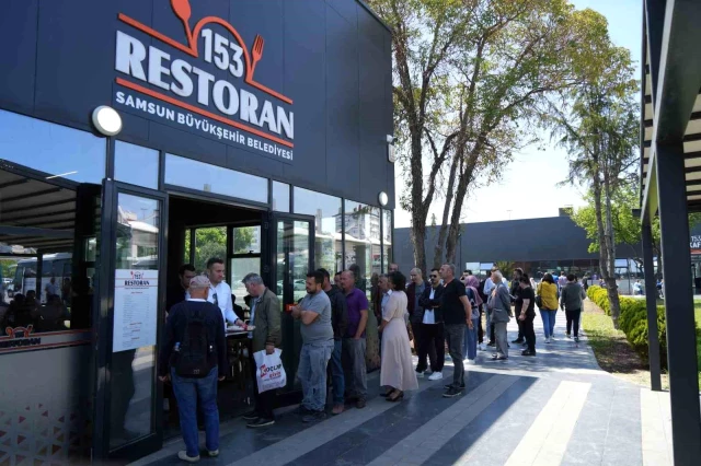 Samsun Büyükşehir Belediyesi 153 Restoran’da Yemek Fiyatlarını İndirdi..Vatandaşlar Kuyruğa Girdi.