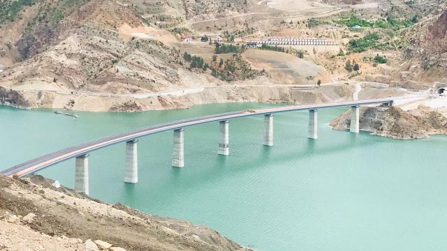 Yusufeli’nin 275 metrelik viyadüğü haziranda açılacak
