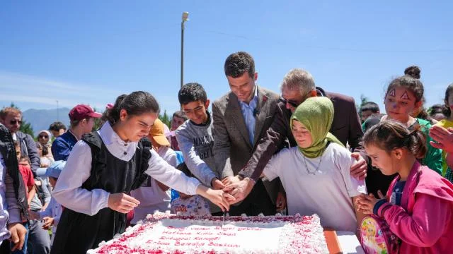Erbaa’da özel eğitim okulu öğrencileri bahar şenliğinde buluştu