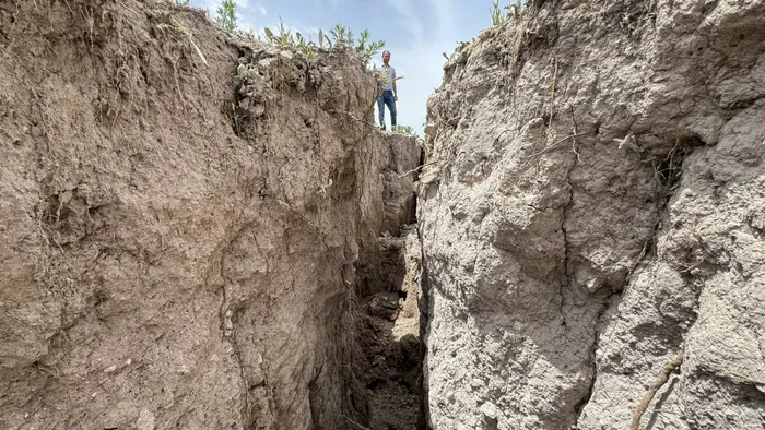 Konya’daki yüzey yarıkları bölgede yaşayanları tedirgin etti