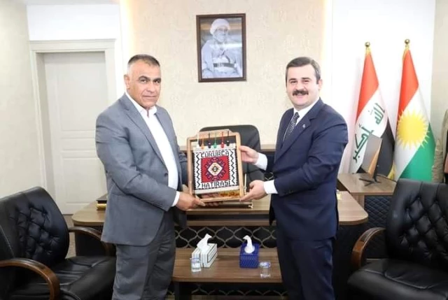 Hakkari’nin Çukurca Kaymakamı ve Belediye Başkanı Üzümlü Sınır Kapısı’nda İncelemelerde Bulundu