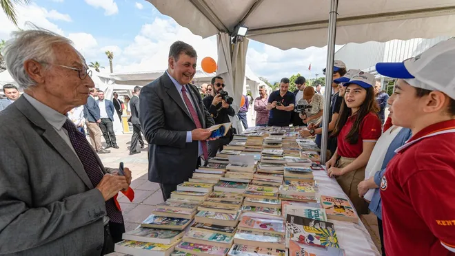 İzmir Kitap Fuarı Kültürpark’ta başladı