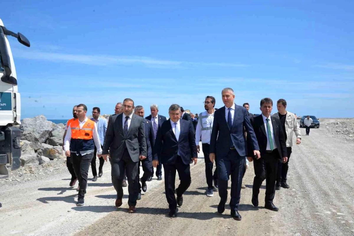 Sinop Valisi Dr. Mustafa Özarslan: “Türkeli Sahil Yolunun Kasım 2024’te açılmasını planlıyoruz”