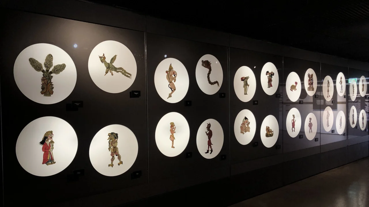 Gölge Oyunu Karagöz-Hacivat Koleksiyonu Yapı Kredi Müzesi’nde Sergileniyor