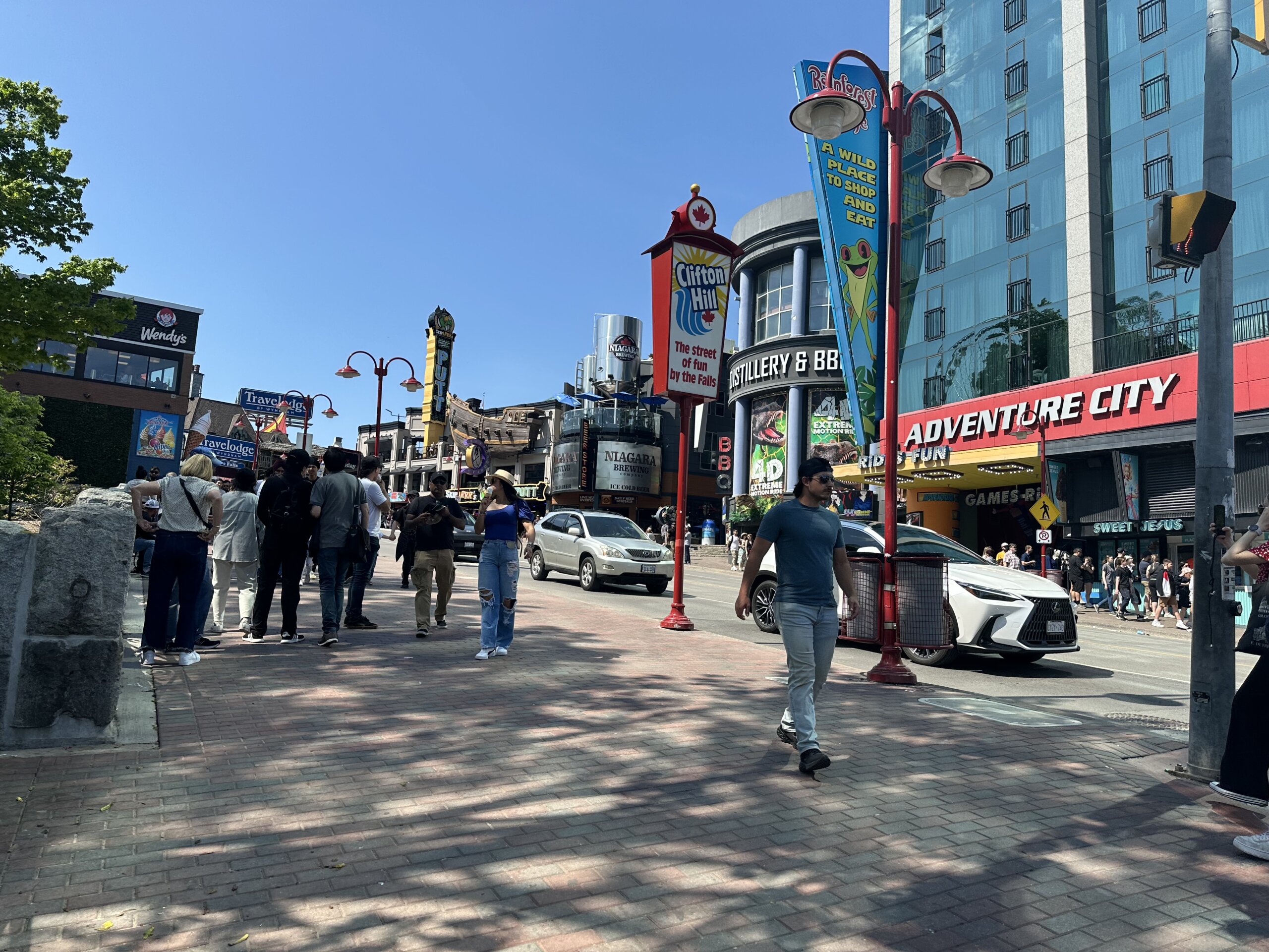 Niagara Şelalesi Ontorio Eyaleti Kanada Kıyısında Skylon Tower-Gökyüzü Kulesi Ve Advanture City-Macera Şehri(Özel Haber)