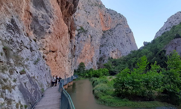 Çorum’da İncesu Kanyonu, bayram tatilinde ziyaretçilerin uğrak noktası oldu