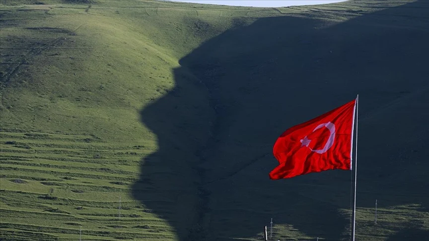Ardahan’daki Karadağlar’ın eteğinde ortaya çıkan “Atatürk silüeti” ilgi çekiyor