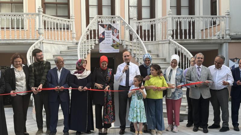 “Yankı ve Yansı Arasında Anadolu Kadınları” sergisi Dolmabahçe’de açıldı